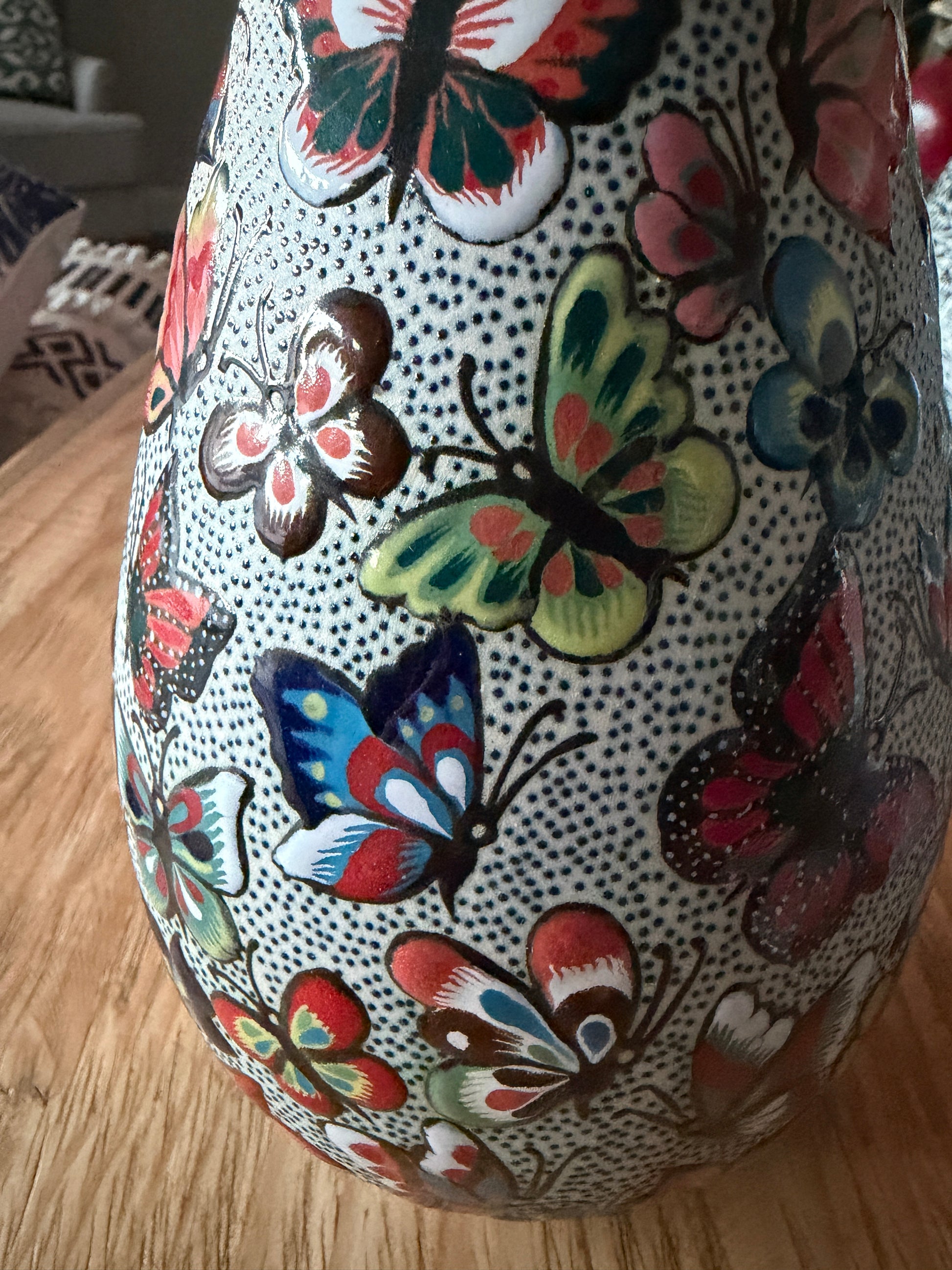 Hand Painted Butterfly Ceramic Vase – Pajaro Ceramics Guanajuato Mexico – 8 Inch Talavera Style Folk Art Vase