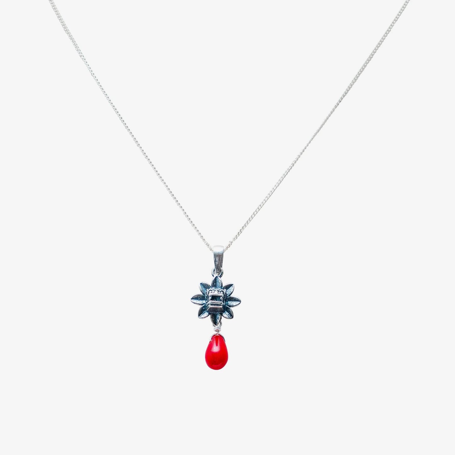 Dije Quetzalcóatl Rojo – Handmade Sterling Silver Mexican Necklace