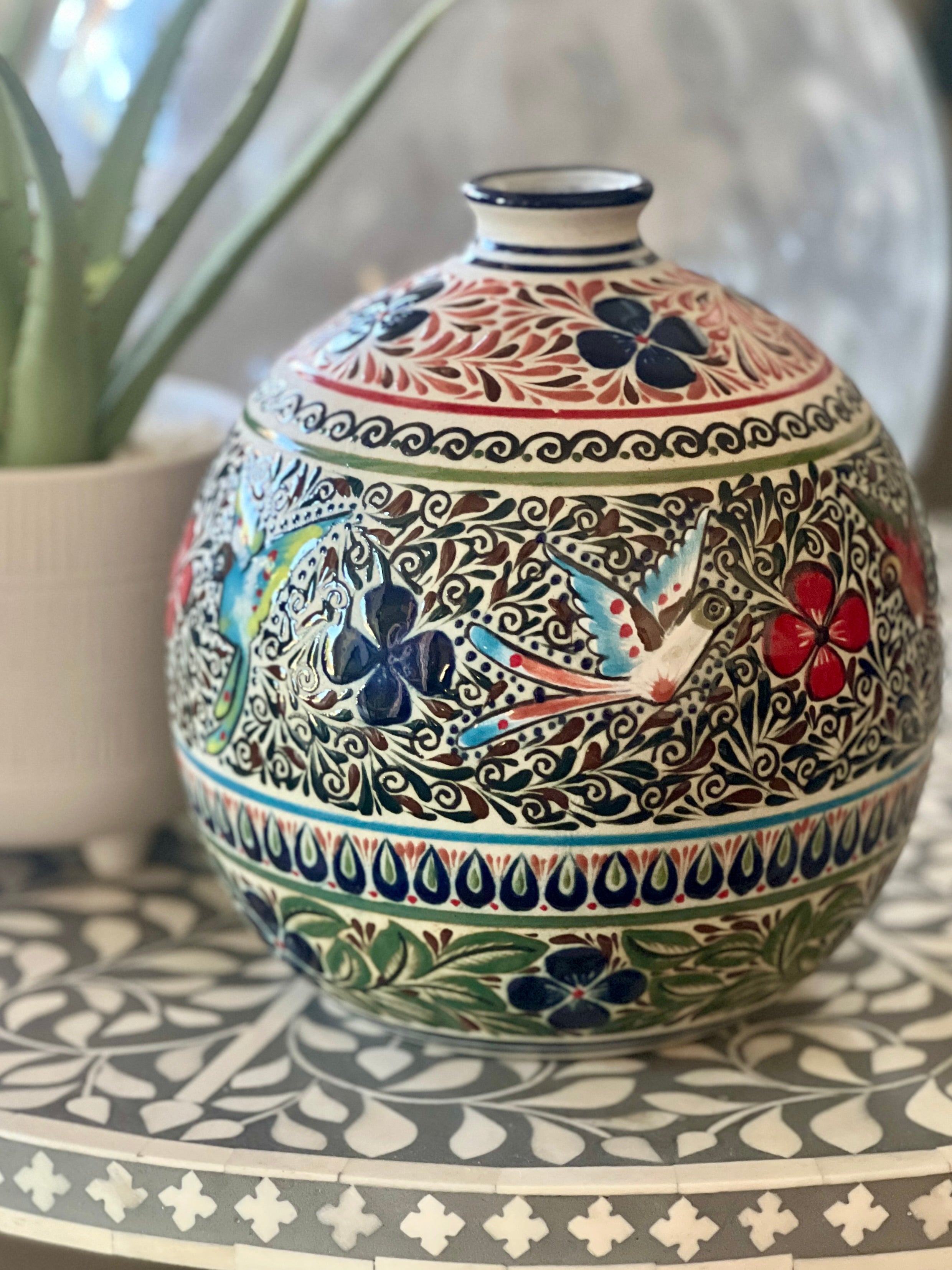 Handmade Guanajuato Ceramic Vase – Hummingbirds & Flowers Pottery