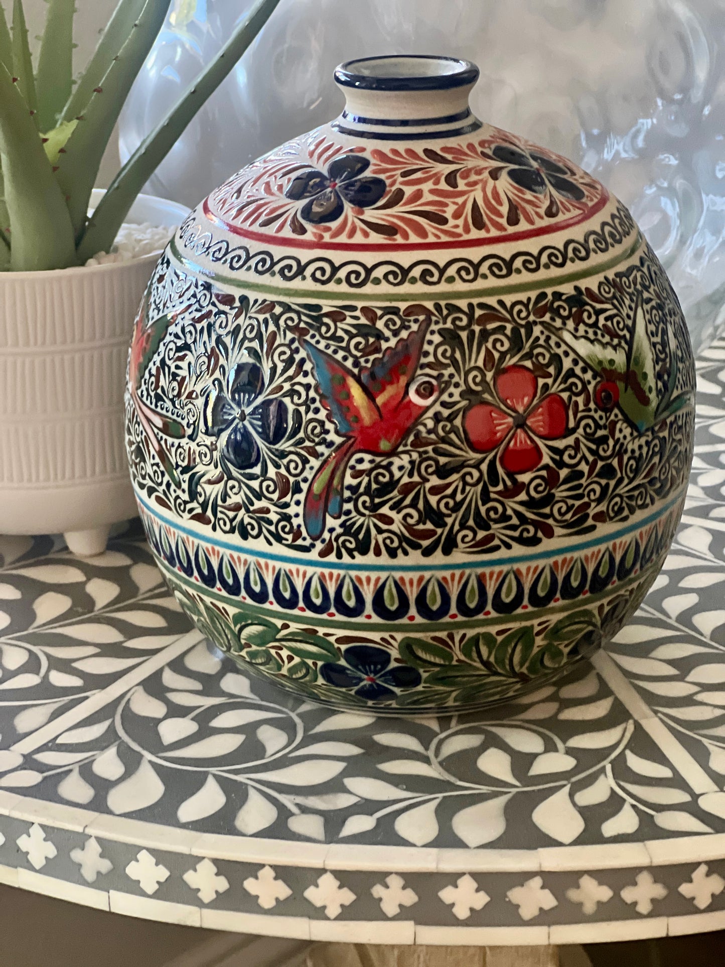 Handmade Guanajuato Ceramic Vase – Hummingbirds & Flowers Pottery