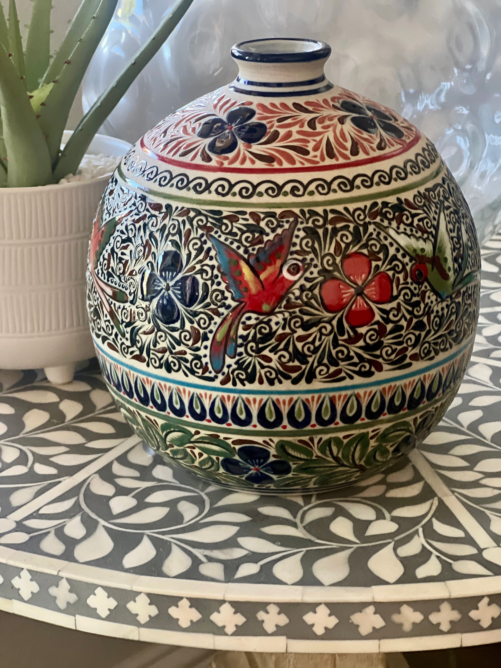 Handmade Guanajuato Ceramic Vase – Hummingbirds & Flowers Pottery