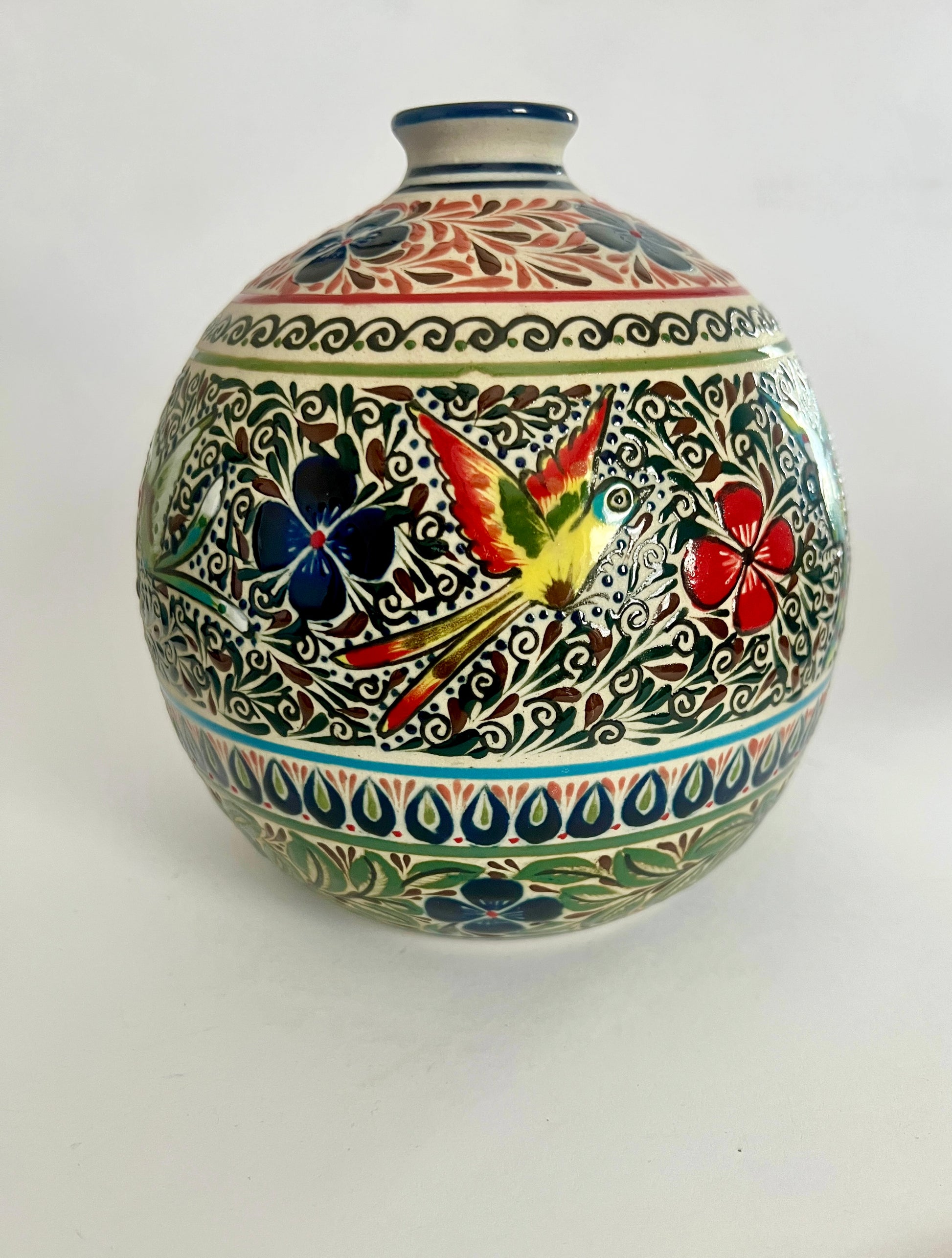 Handmade Guanajuato Ceramic Vase – Hummingbirds & Flowers Pottery