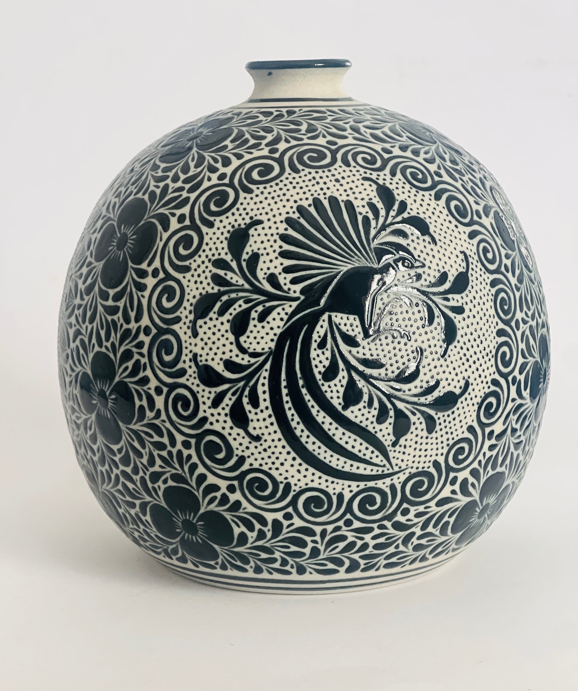 Handmade Guanajuato Black and White Mexican Pottery Vase – Bird & Floral Design