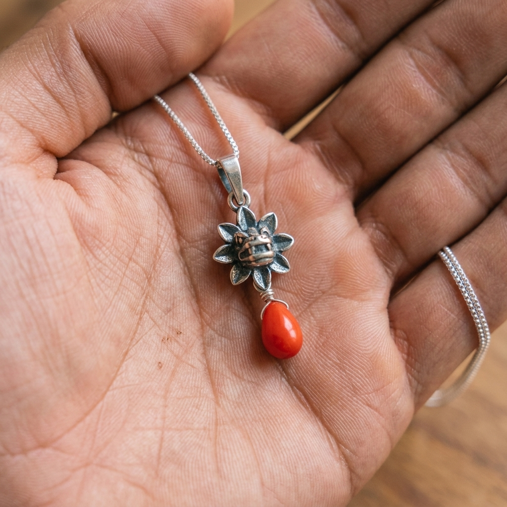 Dije Quetzalcóatl Rojo – Handmade Sterling Silver Mexican Necklace